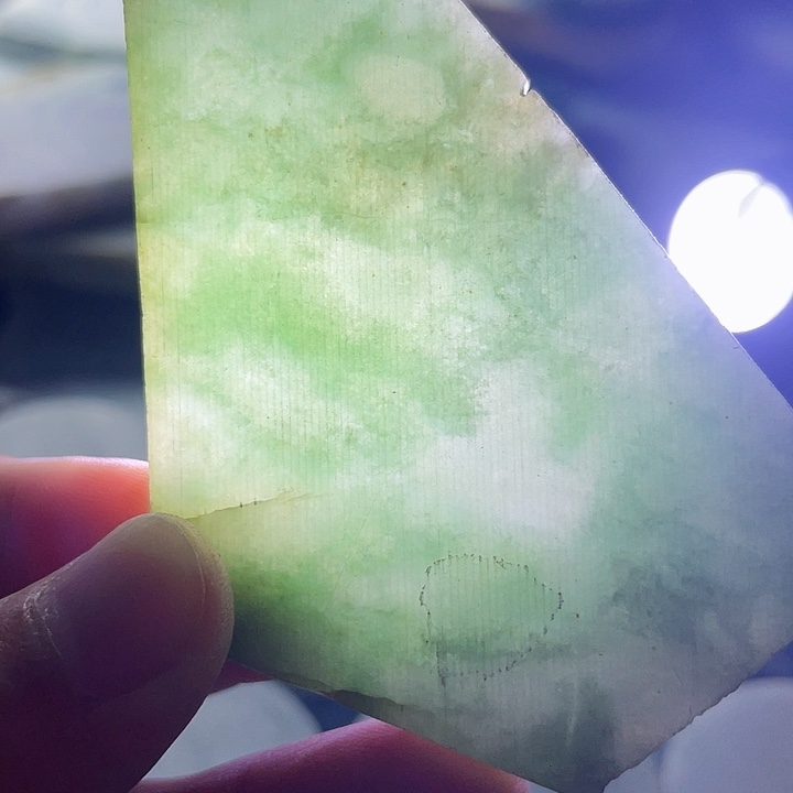 翡翠颈饰未镶嵌毛料75