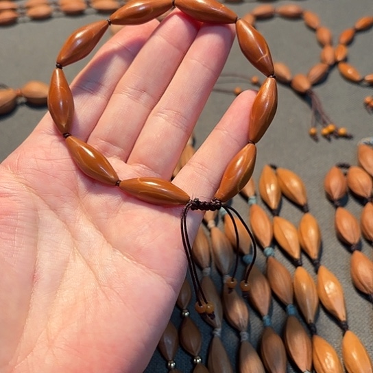 0.9小柳叶光板手串