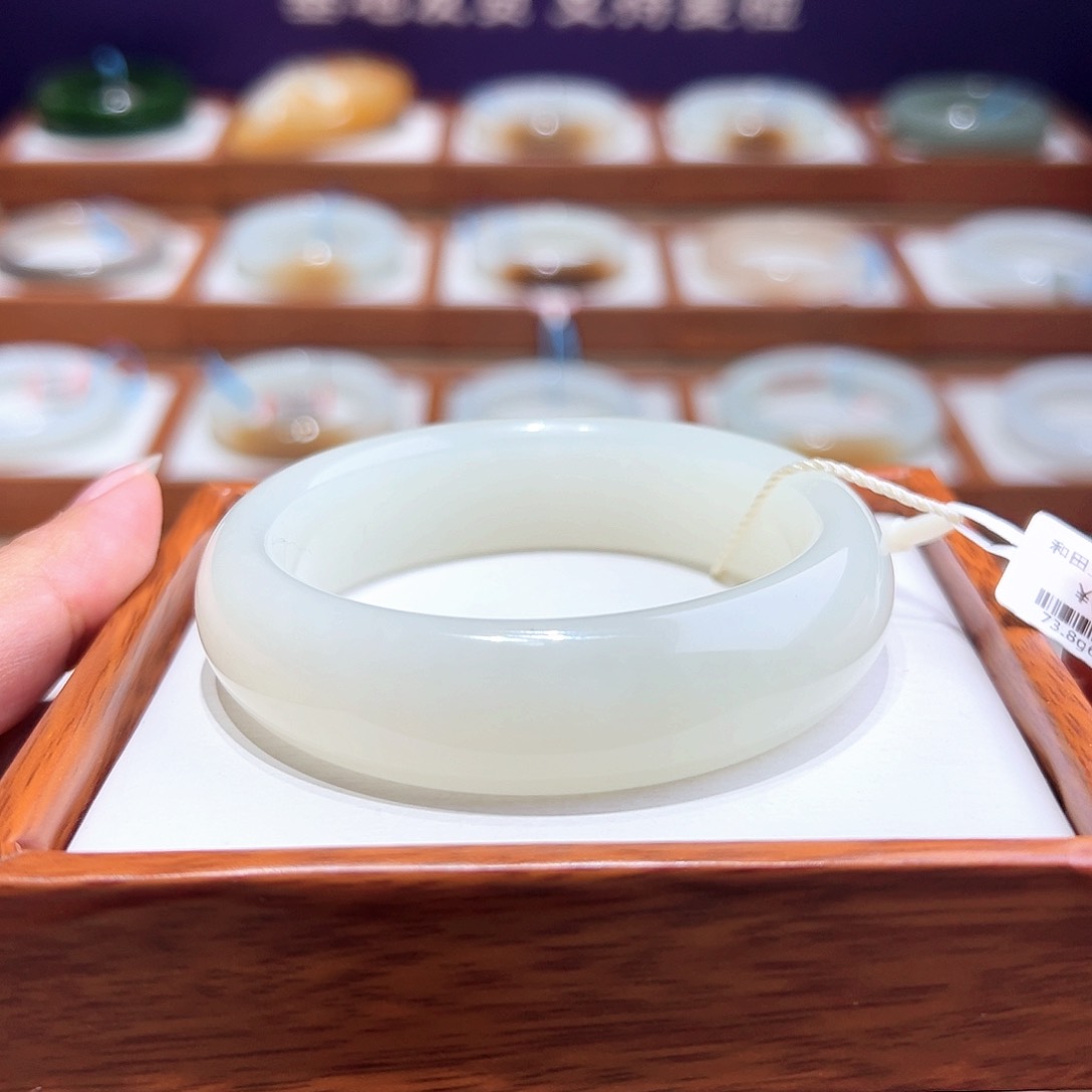 和田玉手镯57/56未镶嵌