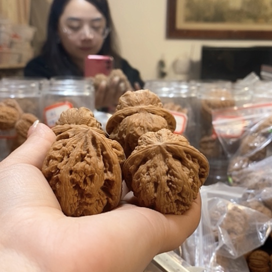 文玩核桃吊坠电*蛤蟆头有修，大粗筋有修