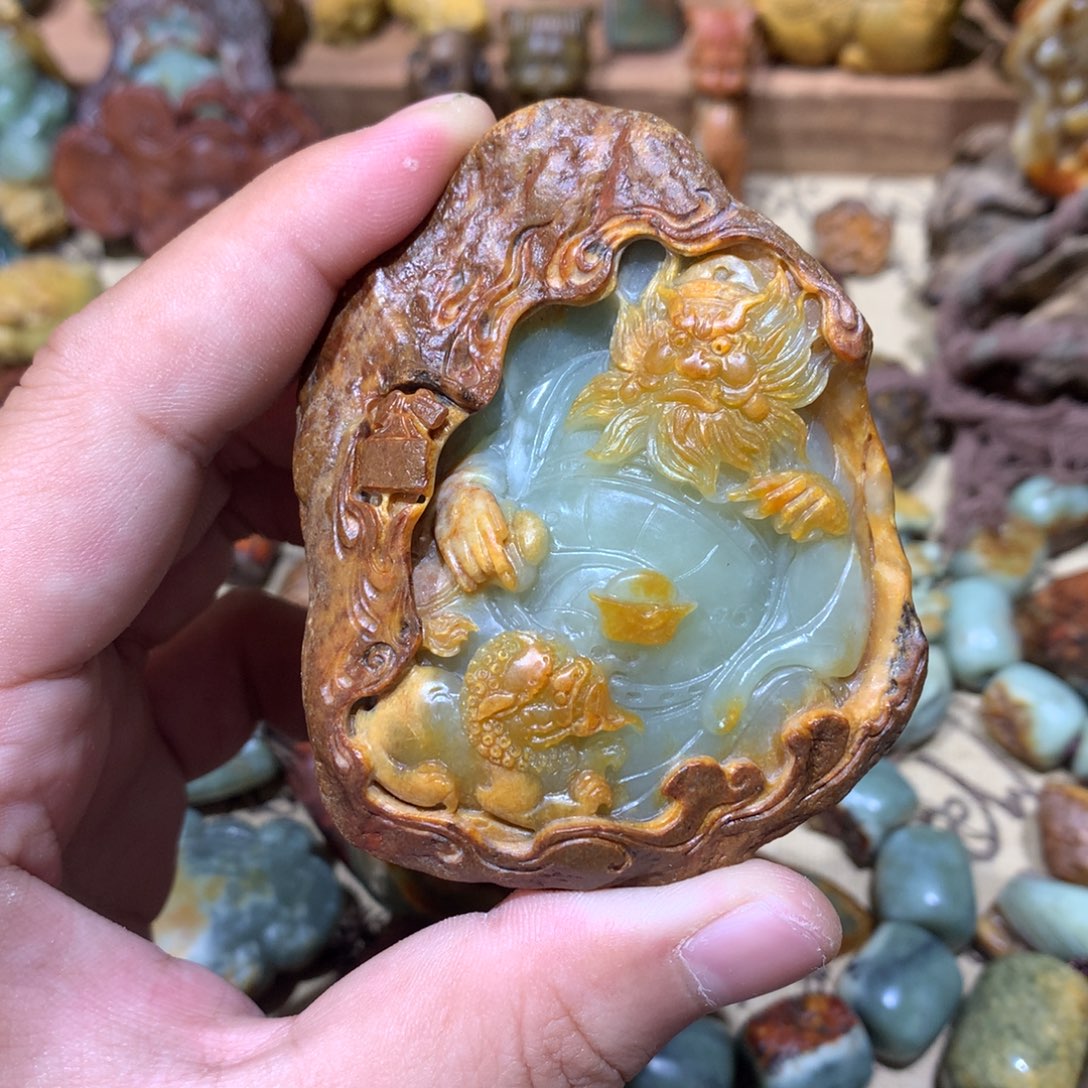 岫岩河磨玉（透闪石质玉）手把件未镶嵌温*。