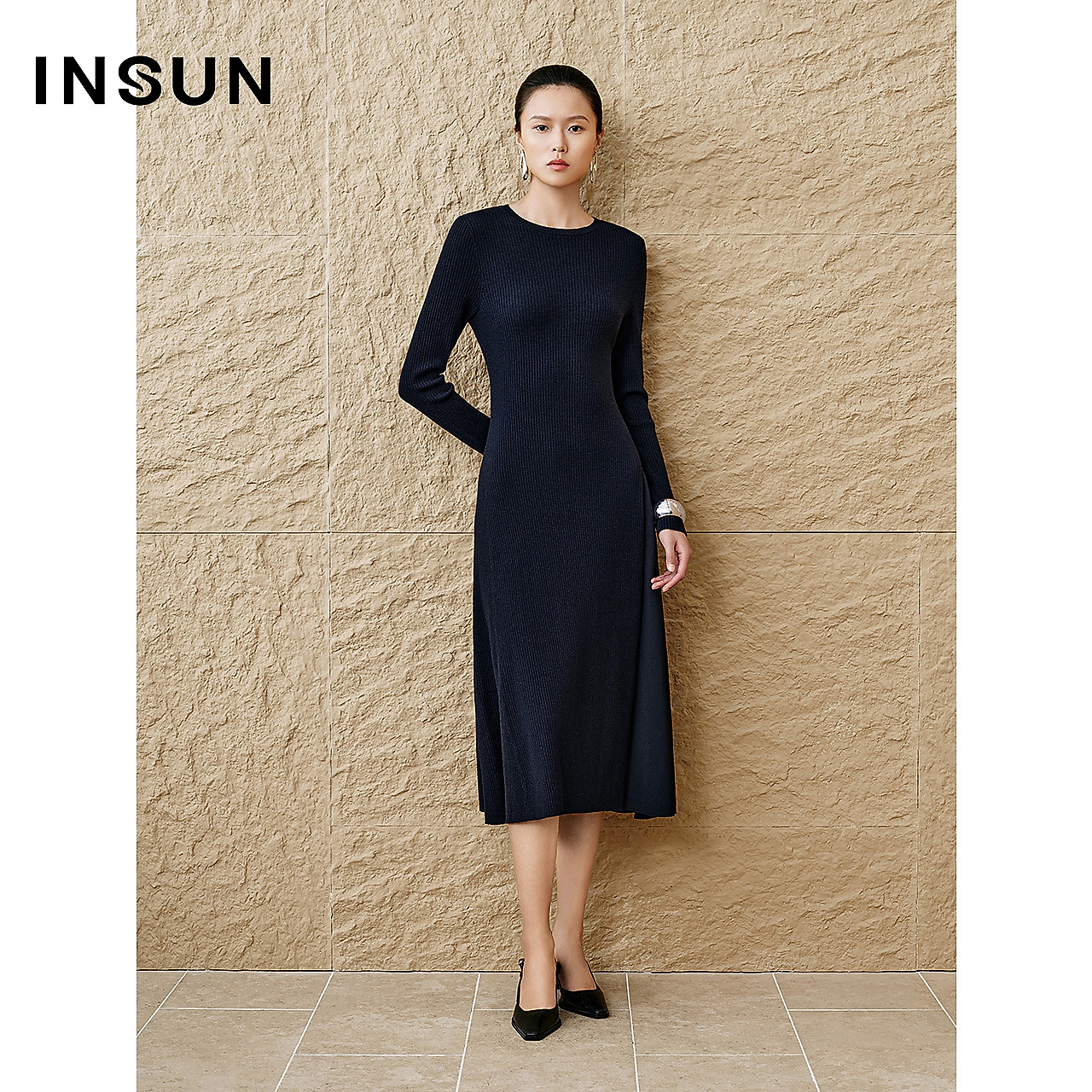 INSUN恩裳2025春季绵羊毛山羊绒拼接针织连衣裙