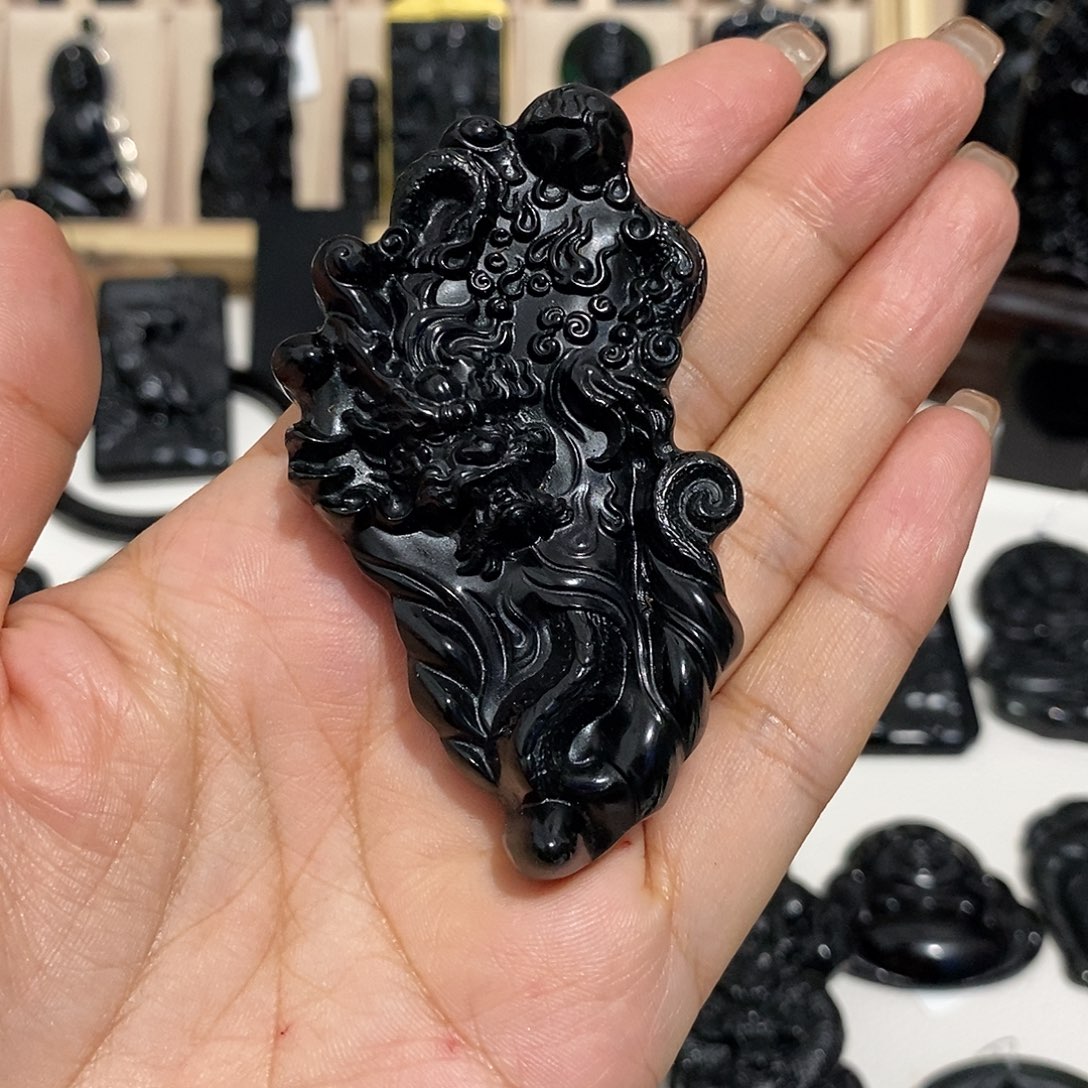 魔***督岫玉未镶嵌纯天然岫玉颈饰