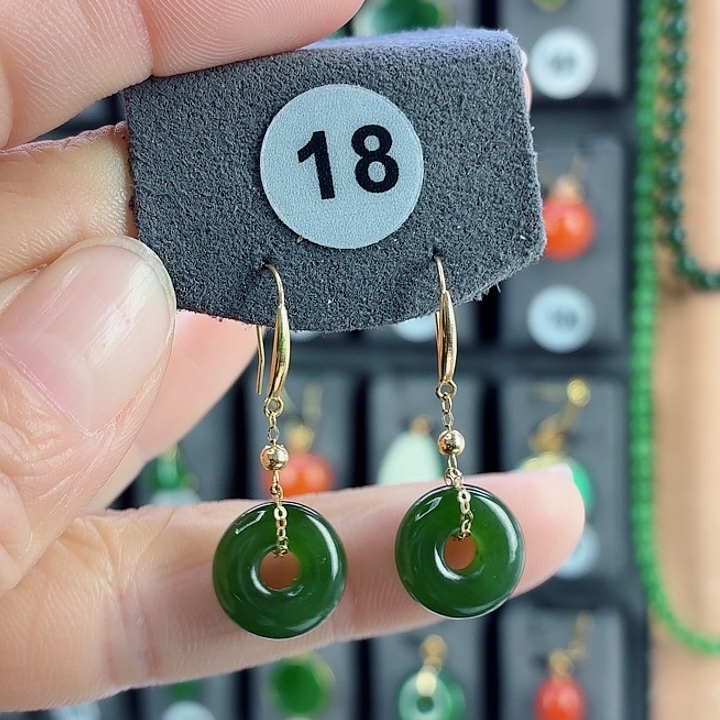 和田玉18K金镶嵌耳饰