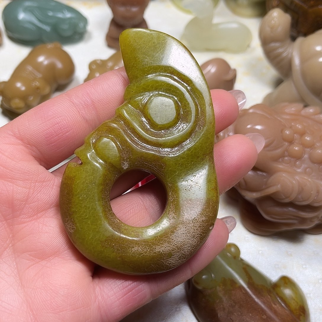 白玉菩提吊坠白玉菩提吊坠