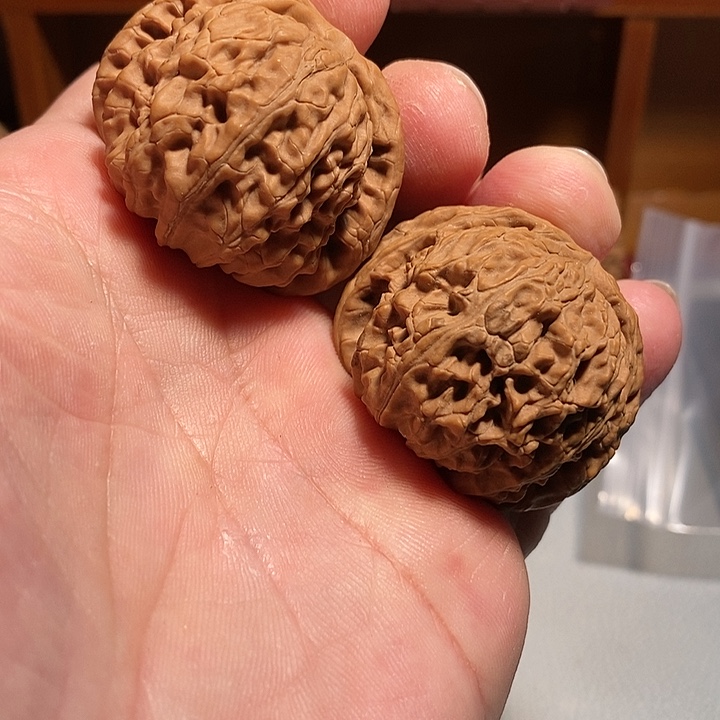 【闪购商品】文玩核桃吊坠铁*白石子
