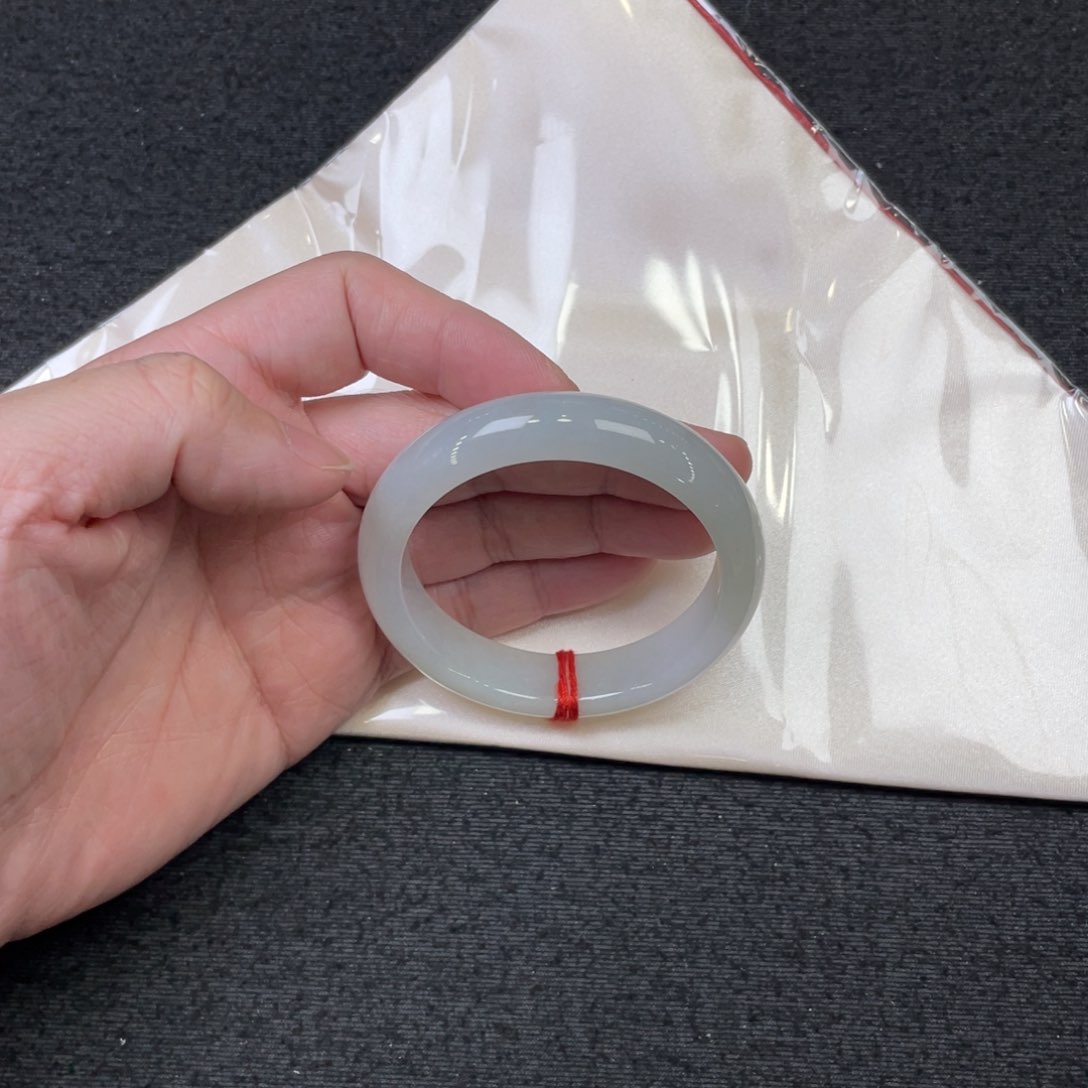 翡翠手镯未镶嵌50.6正圈