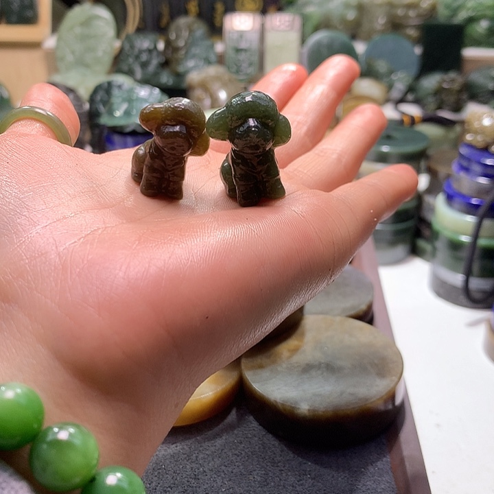 和田玉未镶嵌珠宝半成品