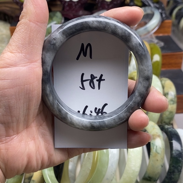 久***主蛇纹石玉未镶嵌手镯