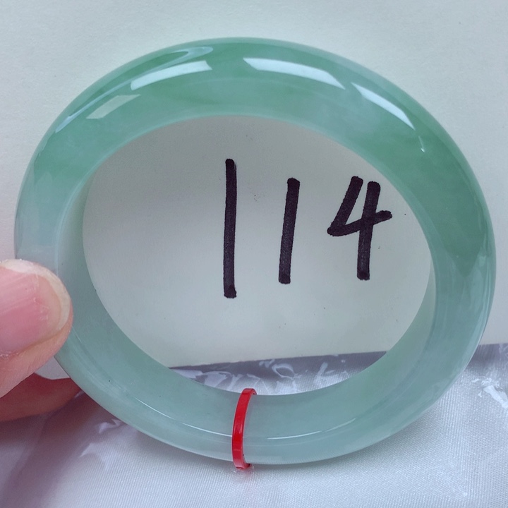 翡翠手镯未镶嵌翡翠