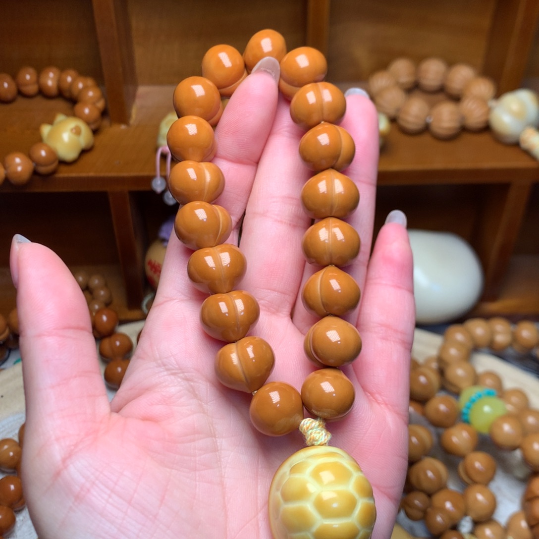 猴头核桃把件14玻璃底屁桃手持富甲