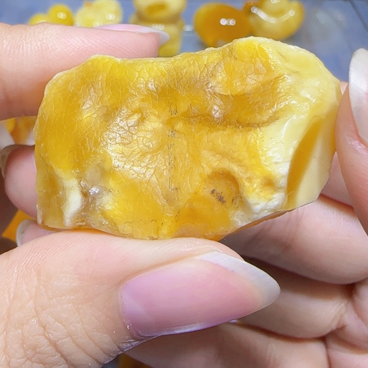 定制琥珀未镶嵌蜜蜡