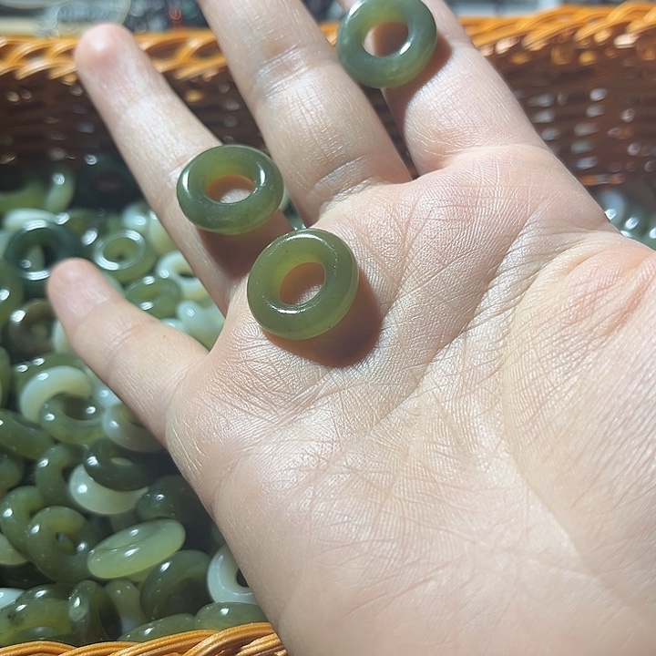 和田玉（糖玉）甜甜圈未镶嵌