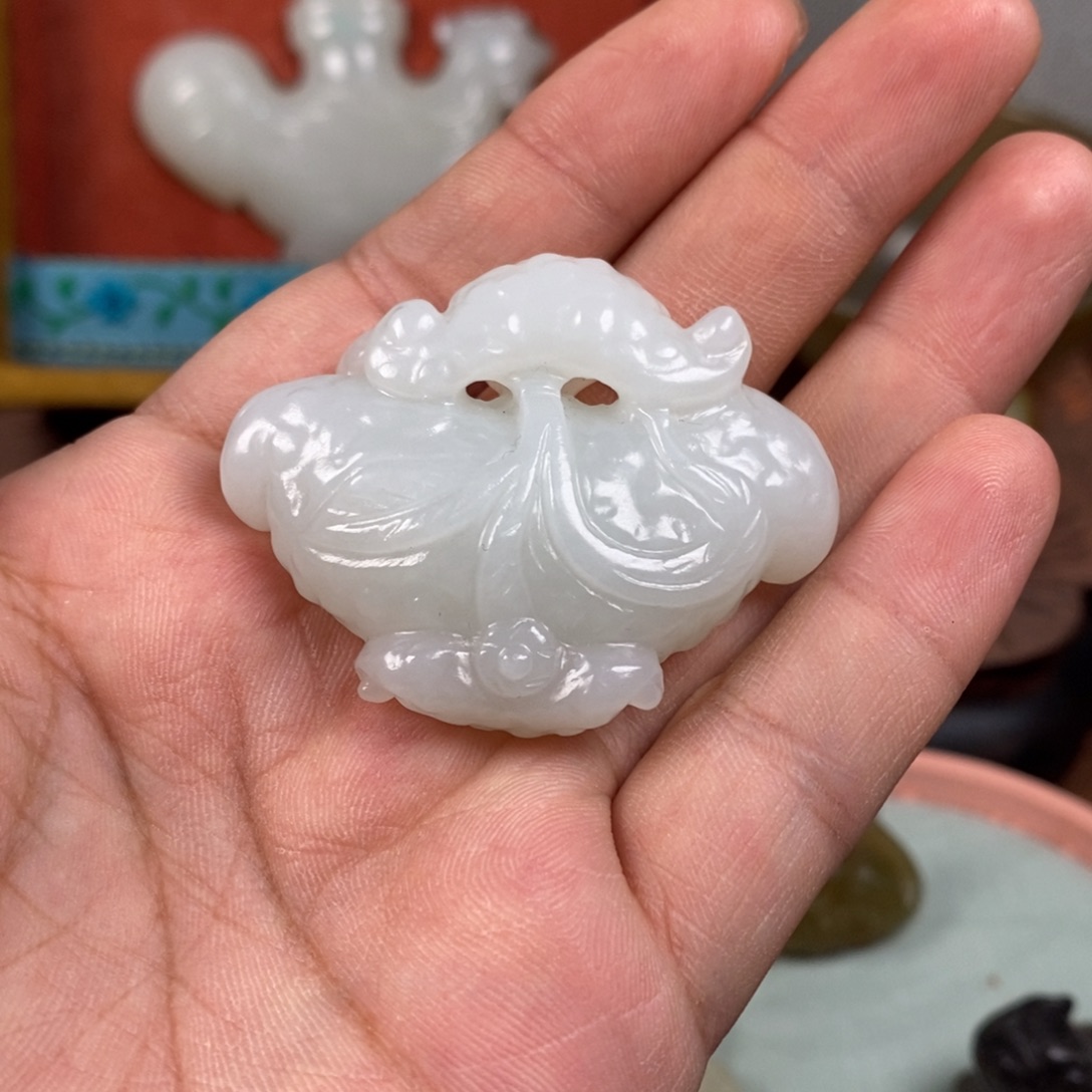用***6非常精美得脖挂件