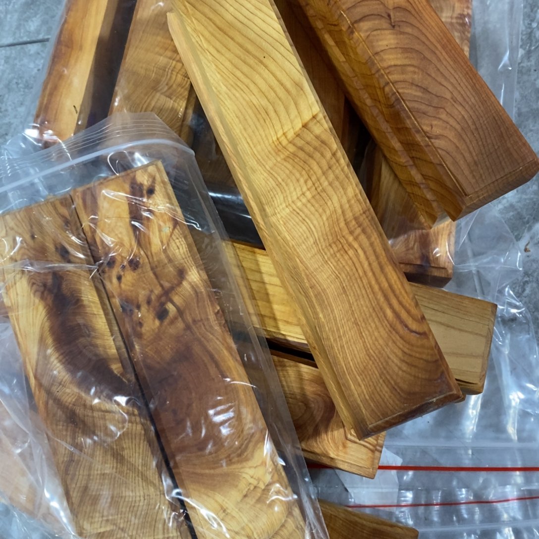 柏木（崖柏）无事牌炎