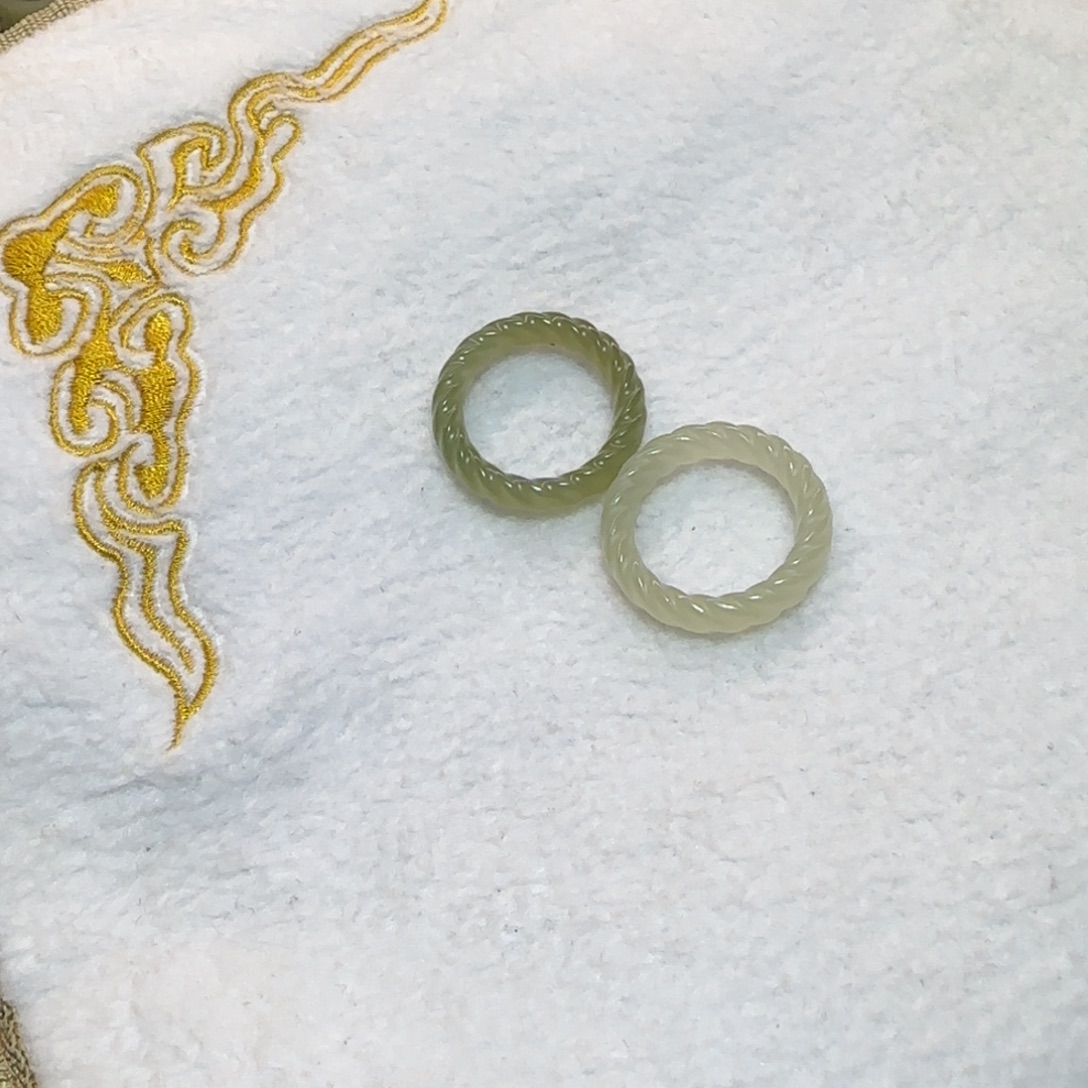 小***敏和田玉未镶嵌戒指