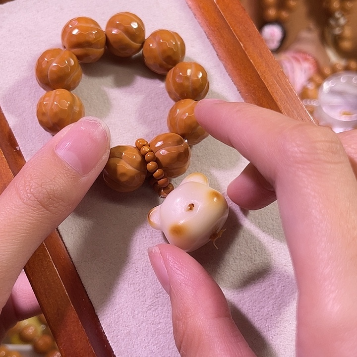 吊坠猴头核桃钻面花卷手捻二等设计款