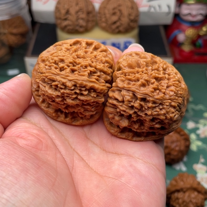 【闪购商品】把件文玩核桃42南疆石有修