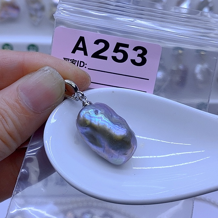 颈饰未镶嵌淡水珍珠