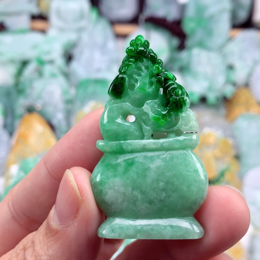 【闪购商品】翡翠吊坠(不含链)未镶嵌
