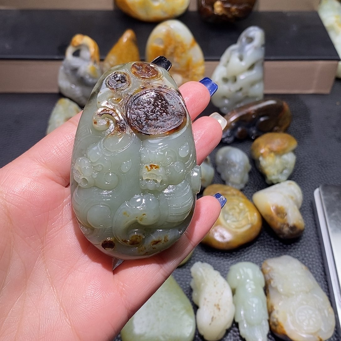 安***哲和田玉未镶嵌颈饰