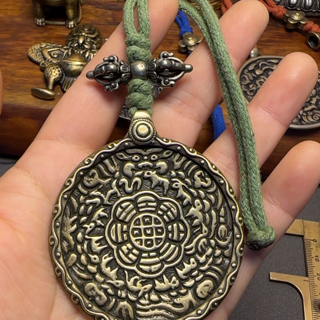 吕****泥塑藏传牌子……藏传牌子