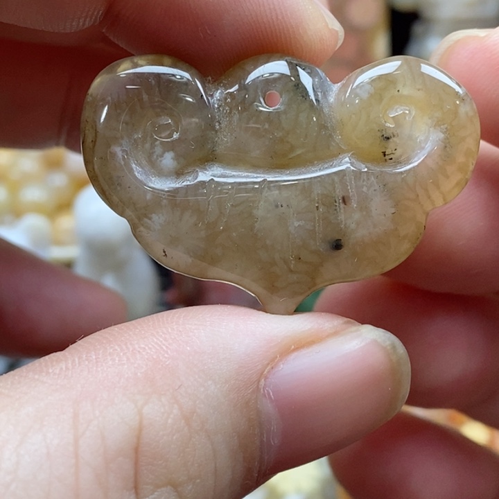 石英质玉颈饰未镶嵌小吊坠