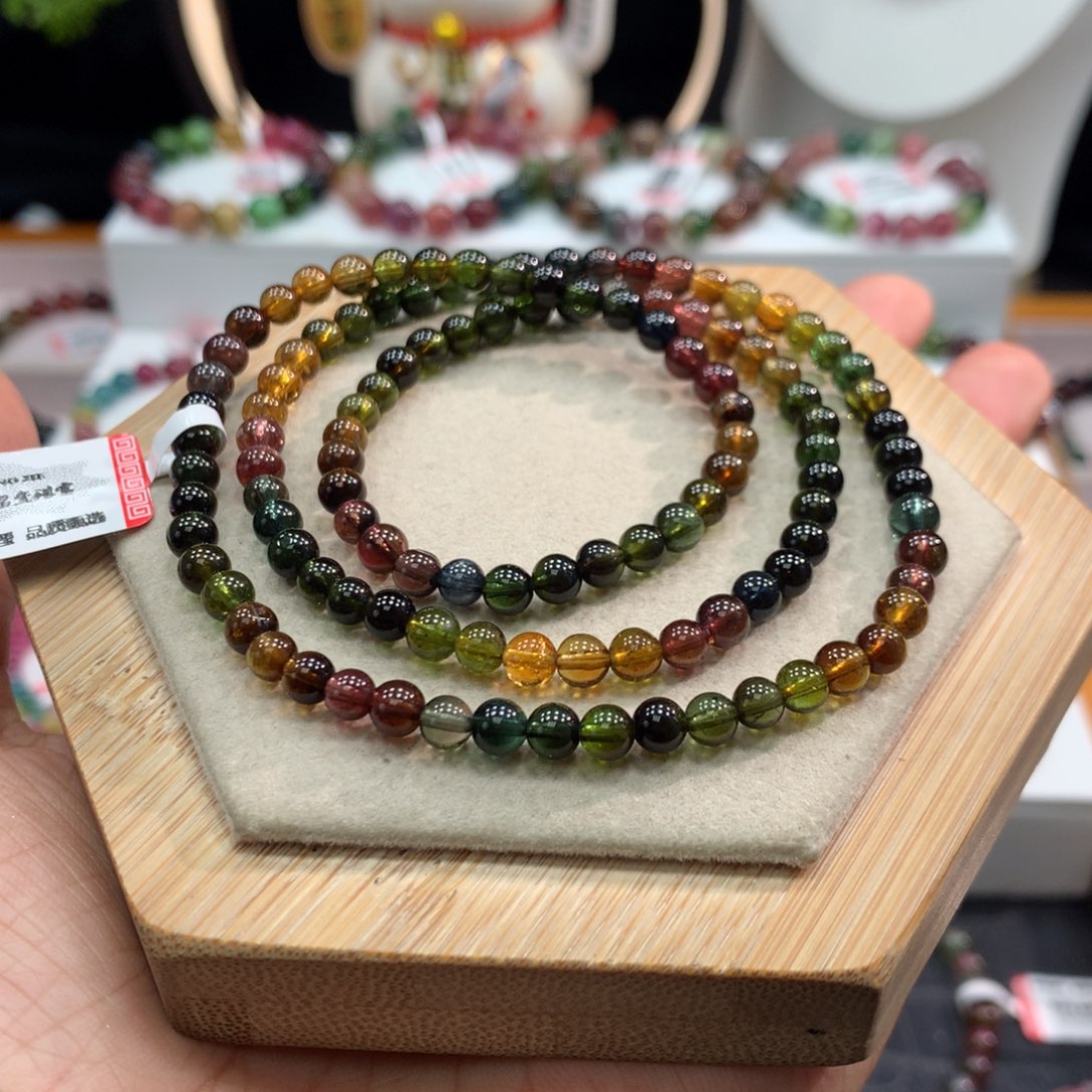 碧玺手链未镶嵌      4.8mm。