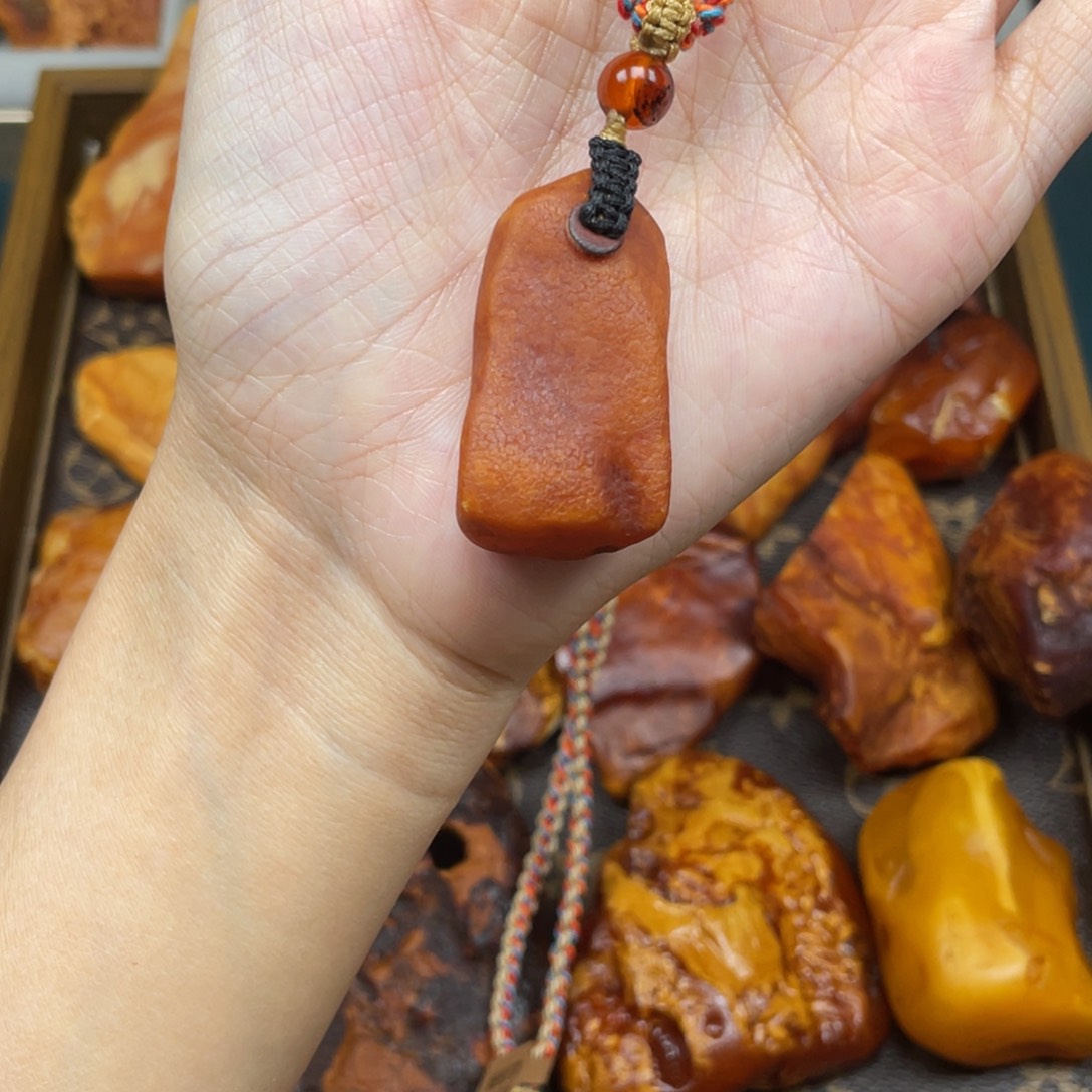 琥珀未镶嵌珠宝奇石