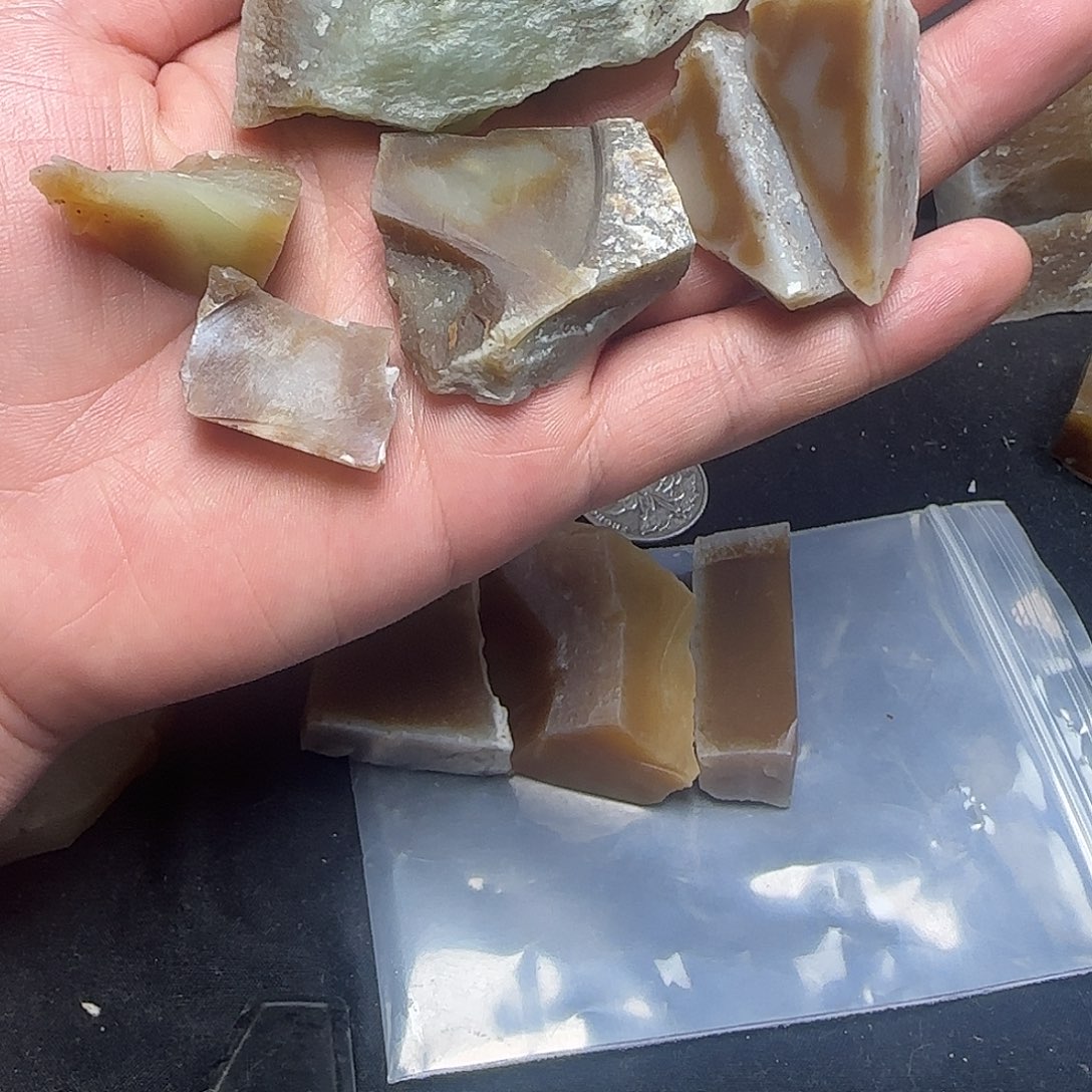 和田玉未镶嵌珠宝奇石