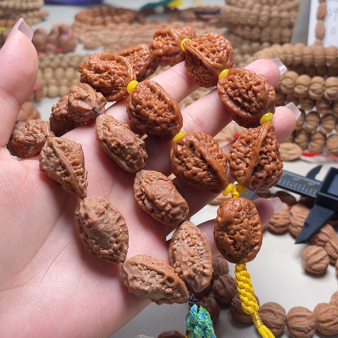 ****g文玩核桃手串麒麟角