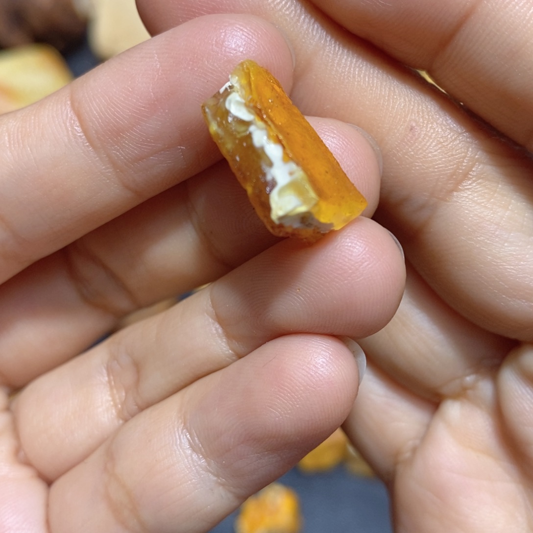 定制琥珀蜜蜡原石