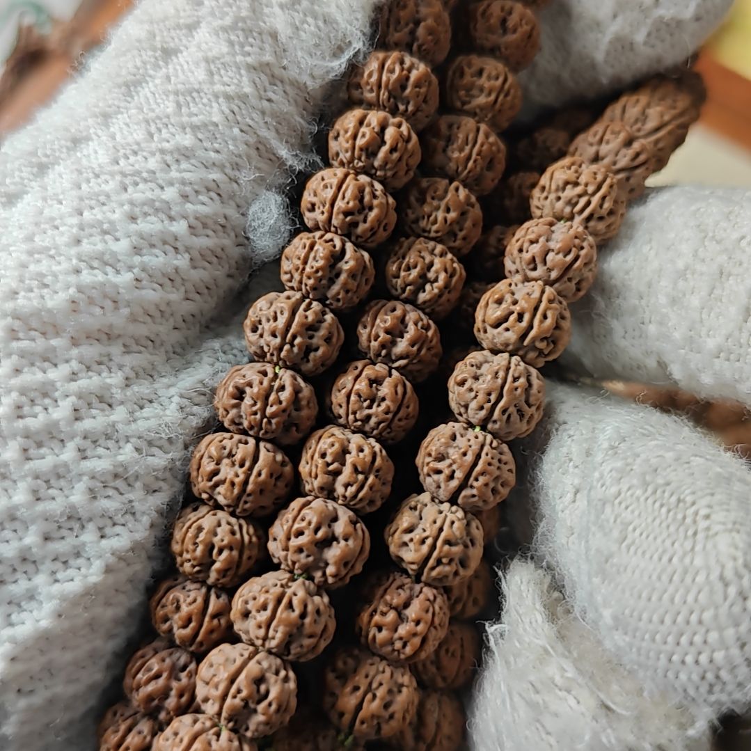 金刚菩提吊坠凹底梅花10+