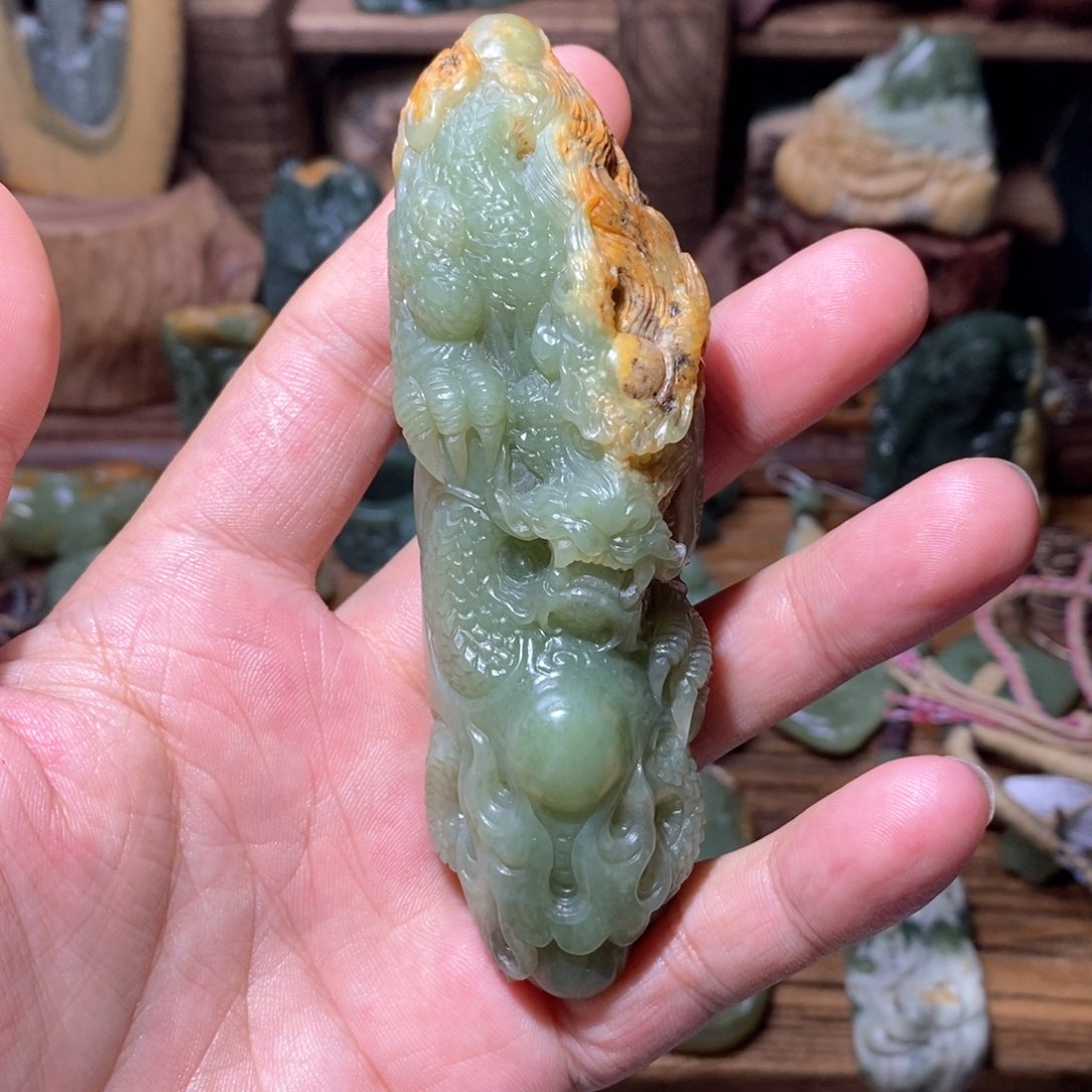 岫岩河磨玉（透闪石质玉）把件未镶嵌赵*利