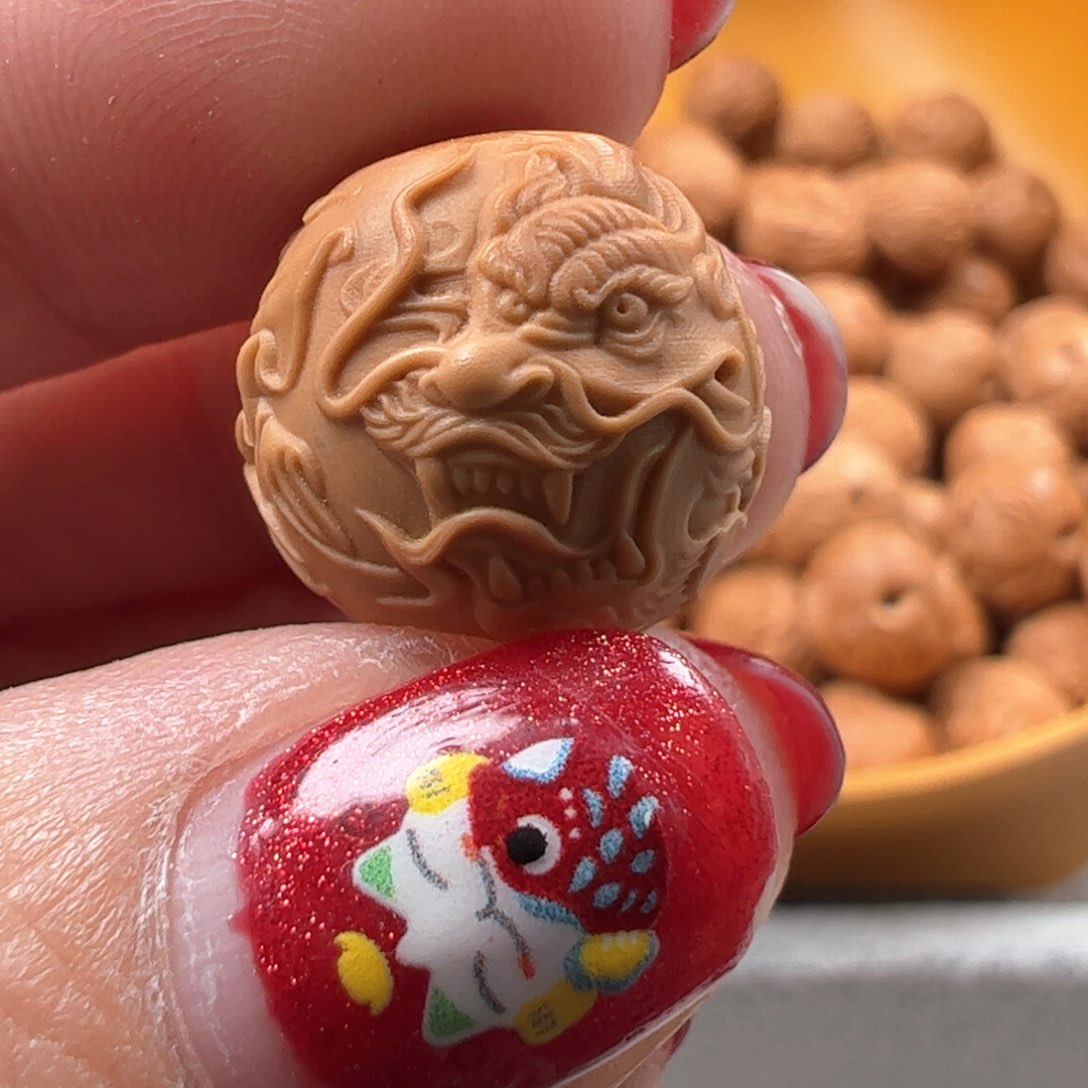 18号猴头雕刻玉龙关公