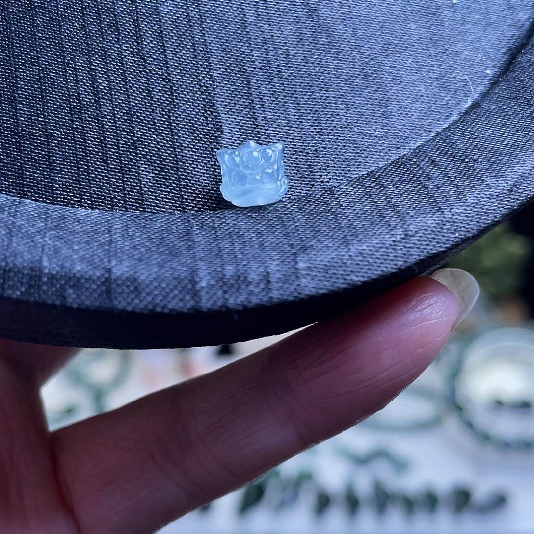 翡翠散珠天然A货翡翠卡7.3醒狮一颗