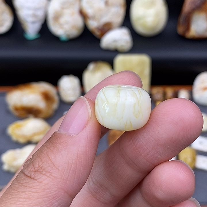 琥珀裸石未镶嵌17虎皮v88