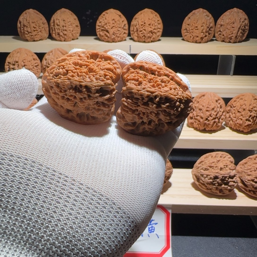 春***肥文玩核桃吊坠44炮弹