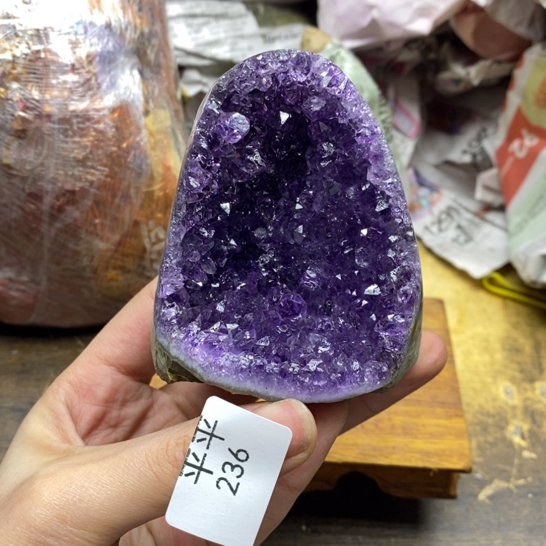 紫晶乌拉圭未镶嵌