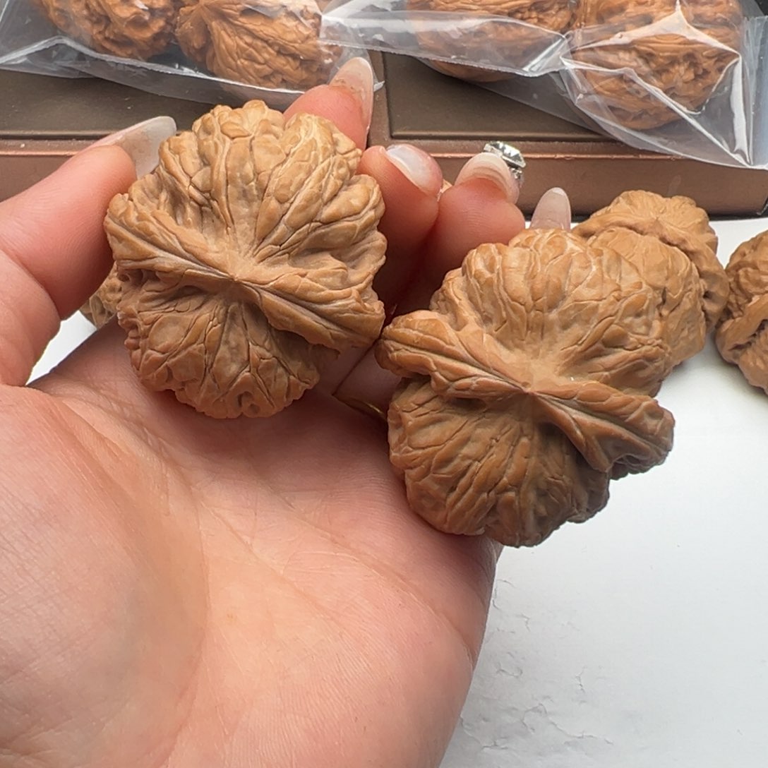 文玩核桃把件红锦鲤45丽