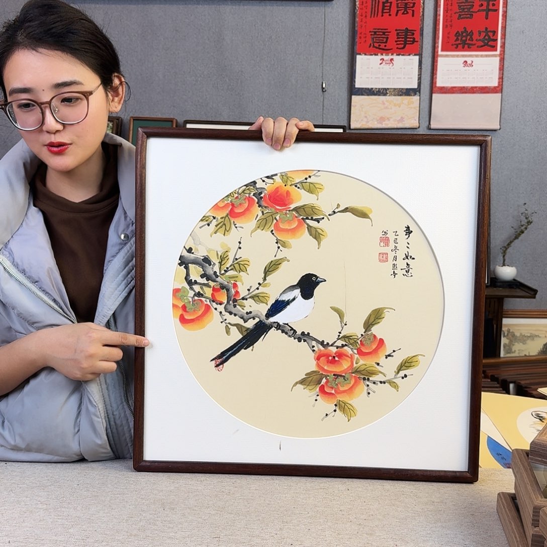国画手绘带框尺寸： 53*53