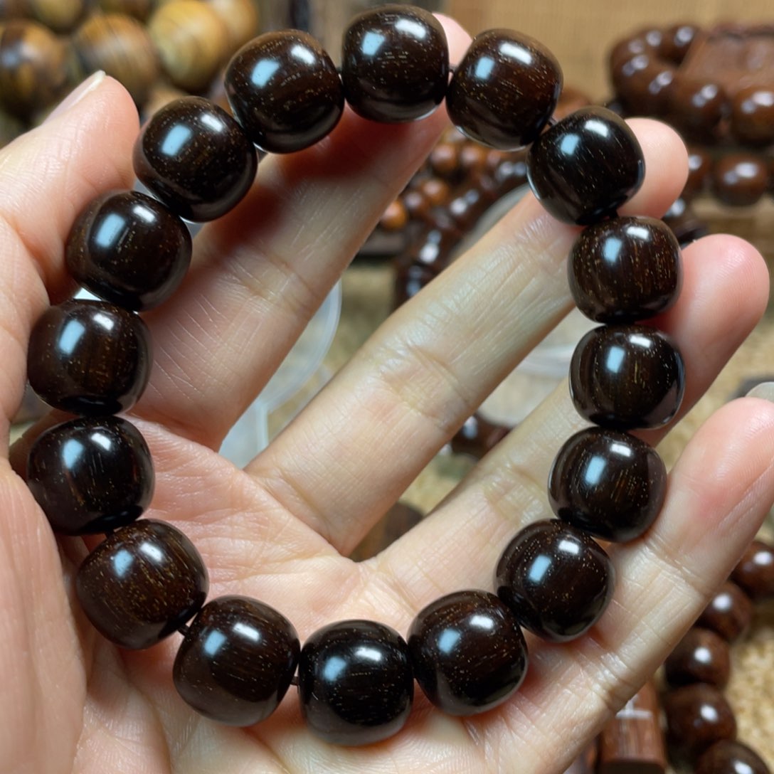 贡木其他美***子巴布亚新几内亚