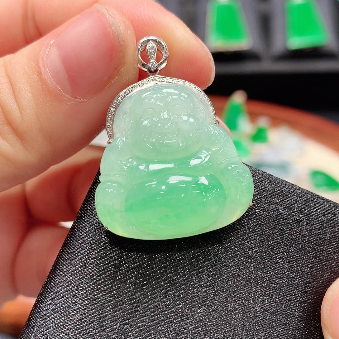 翡翠颈饰18K金镶嵌佛光