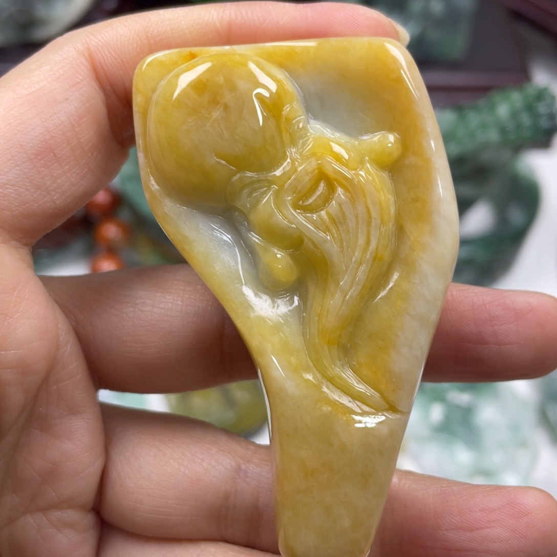 翡翠未镶嵌颈饰牌子