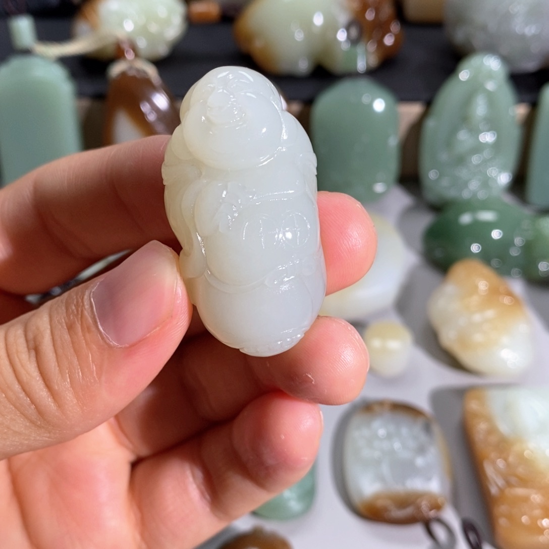 颈饰未镶嵌和田玉