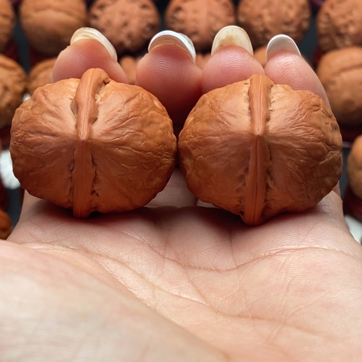 核桃精品文玩核桃手捻河豚