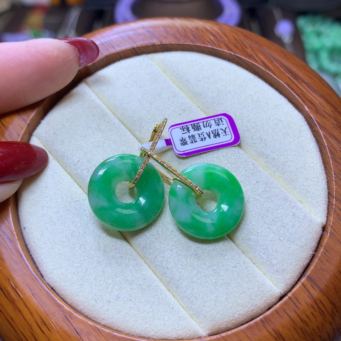 【闪购商品】翡翠颈饰18K金镶嵌翡翠