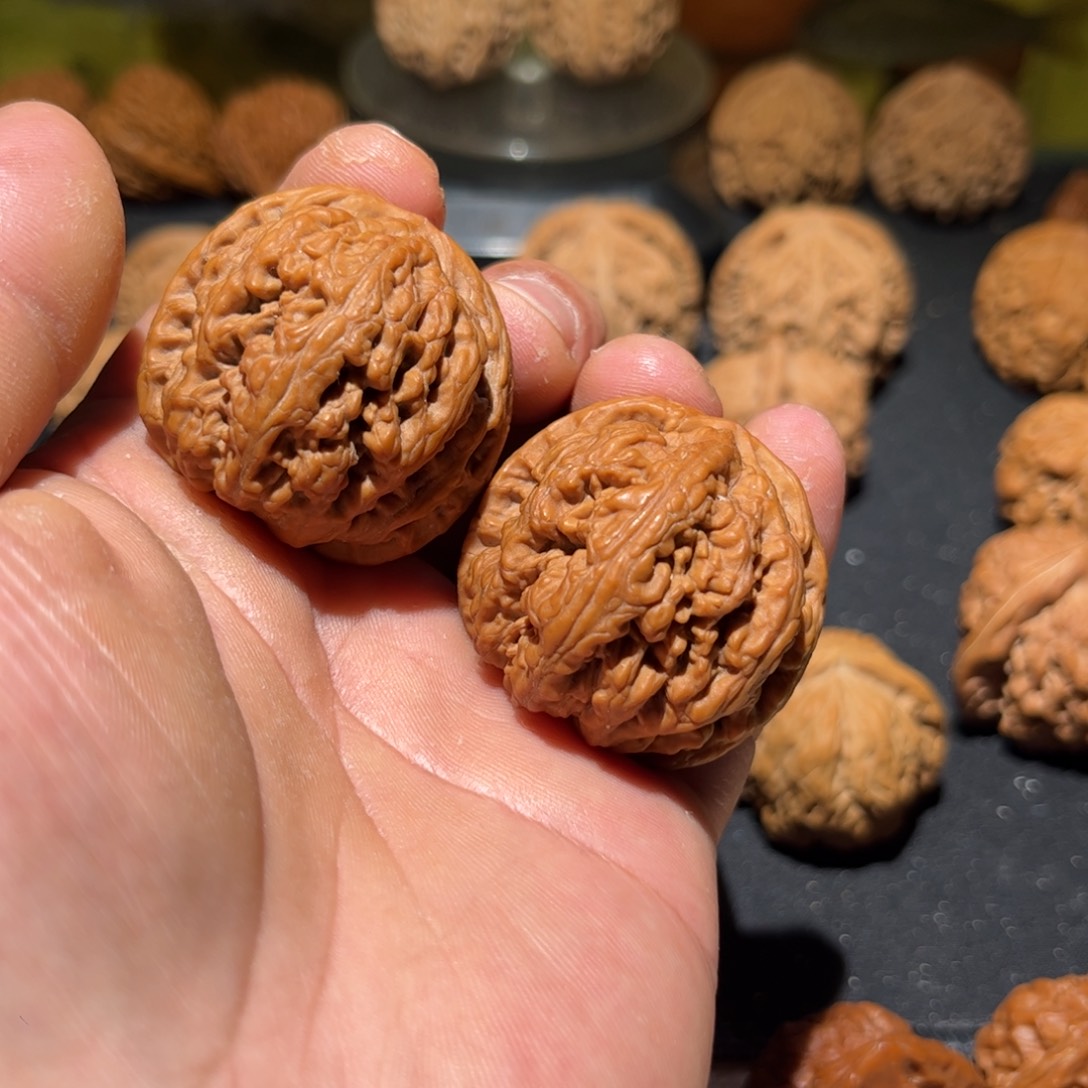 文玩核桃把件平谷大粗筋手撵