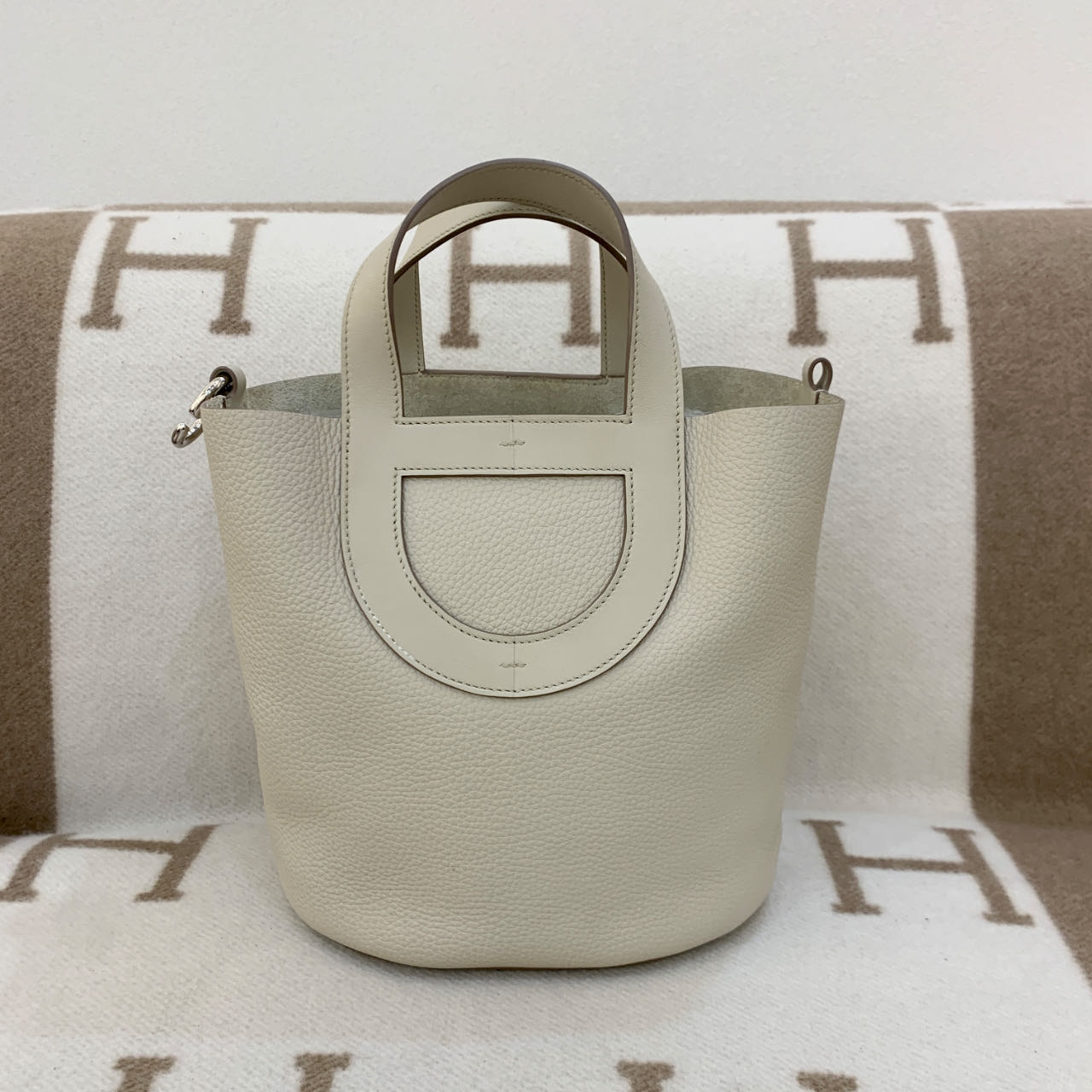 99新 Hermes/爱马仕 in-the-loop 23 B tc皮 冰川白mm14811186