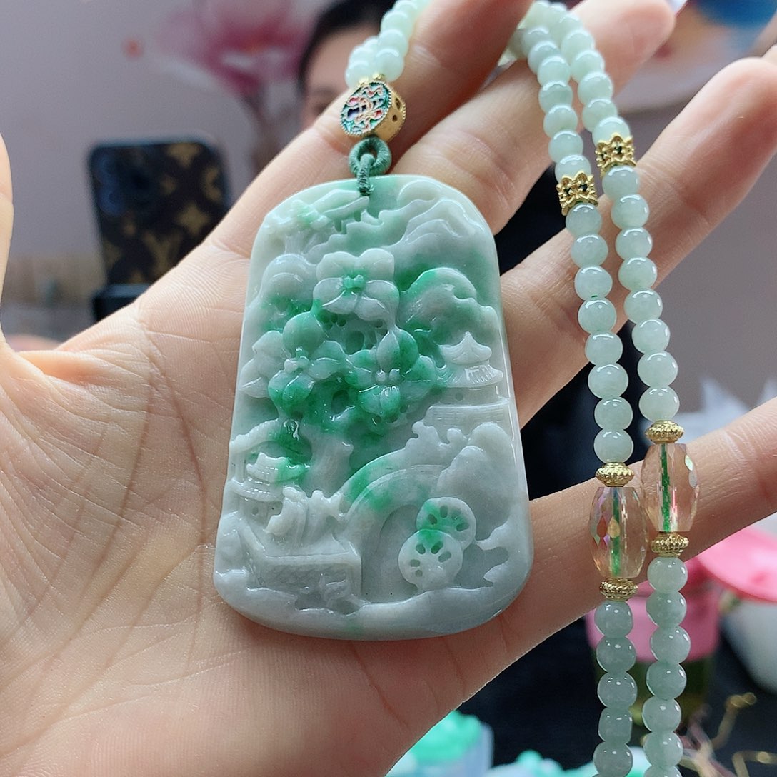 【闪购商品】翡翠吊坠(赠链)未镶嵌